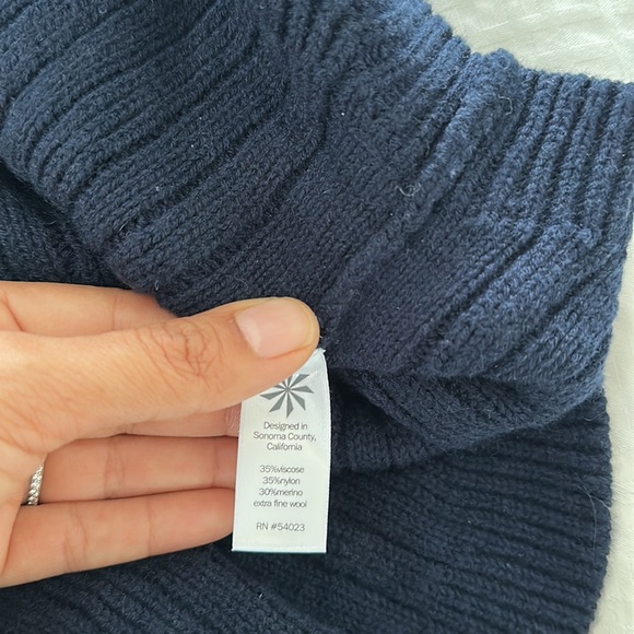 Athleta Borealis Wool Blend knit Sweater pullover in Navy Blue size Medium - Picture 10 of 11